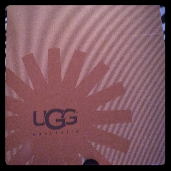 New in box uggz