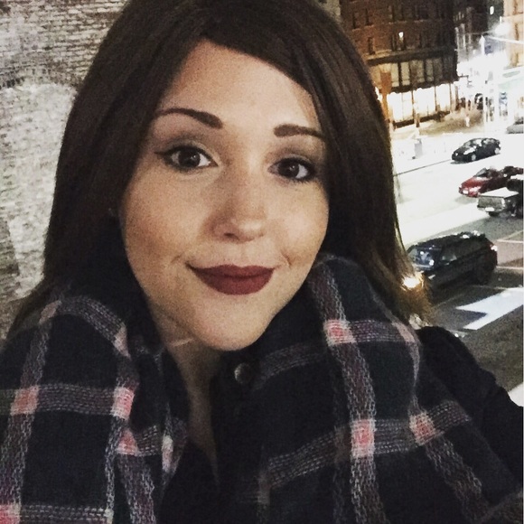 Meet your Posher, Liz