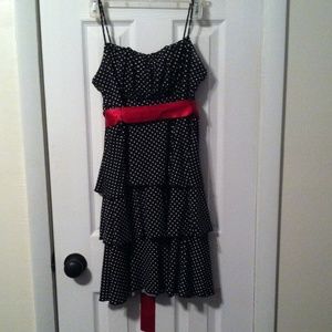 ❌BUNDLED❌   B&W polka dot dress w/red ribbon belt