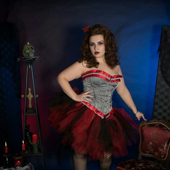 Meet your Posher, Amber - Picture 2 of 3