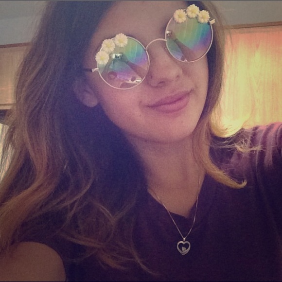 Daisy sunglasses.