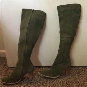 Suede thigh high boots!