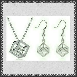 18KRGP (white gold plated) square rhinestone set
