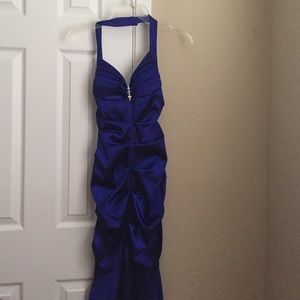 Beautiful satin royal blue dress! Flattering fit