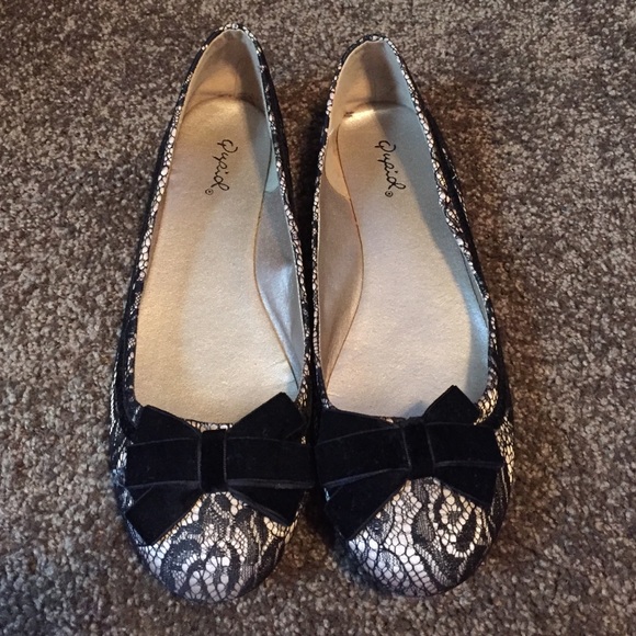 Lace flats