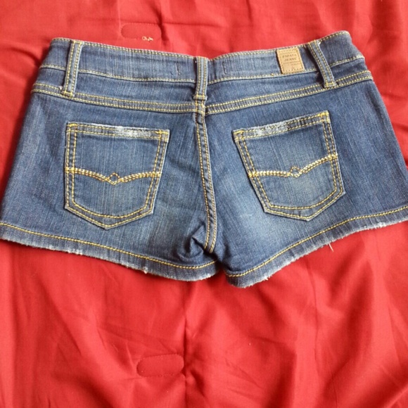 Shorts - Picture 2 of 3