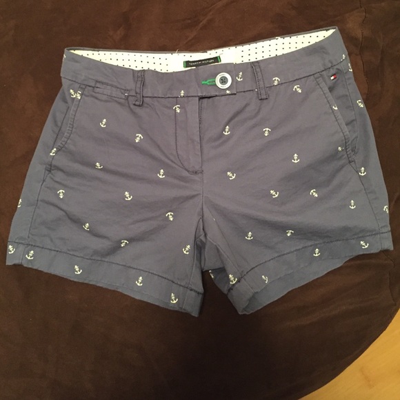 Nautical Tommy Hilfiger shorts with embroidery