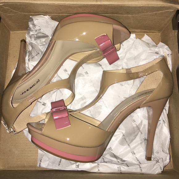 nude heels with pink bow!!