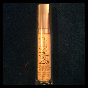 Naked skin foundation by Urban Decay (shade 2.0)