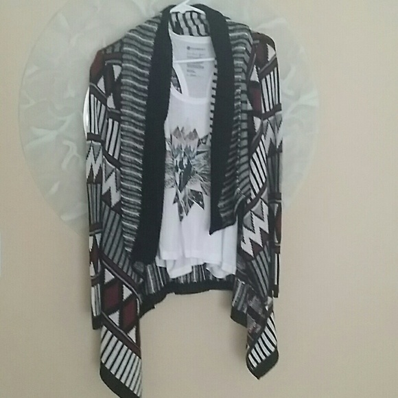 Bundle medium sweater and small loose Element tank