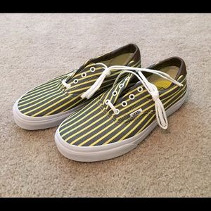 Vans Women's size 7 shoes! Never worn!