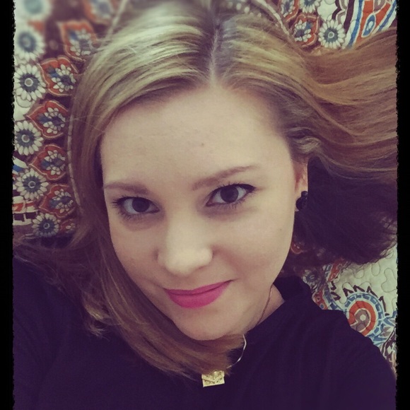 Meet your Posher, Magdalena