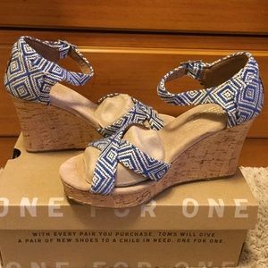 Toms strappy wedge