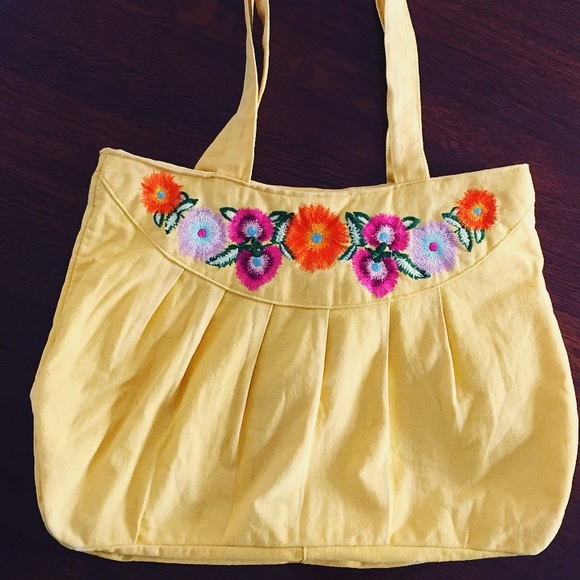 Puebla Shoulder Bag