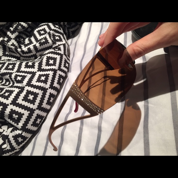 Versace sunglasses - Picture 2 of 3