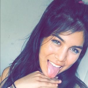 Meet your Posher, Claudia