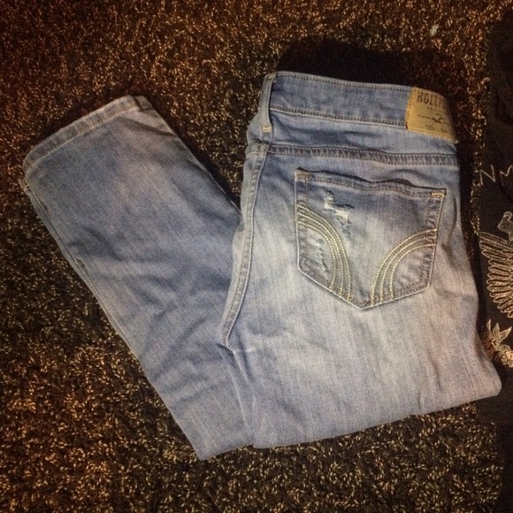 ripped Hollister jeans. - Picture 3 of 4
