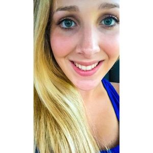 Meet your Posher, Caroline