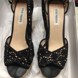 Steve Madden Marrvil Wedge. Black size 8.5.