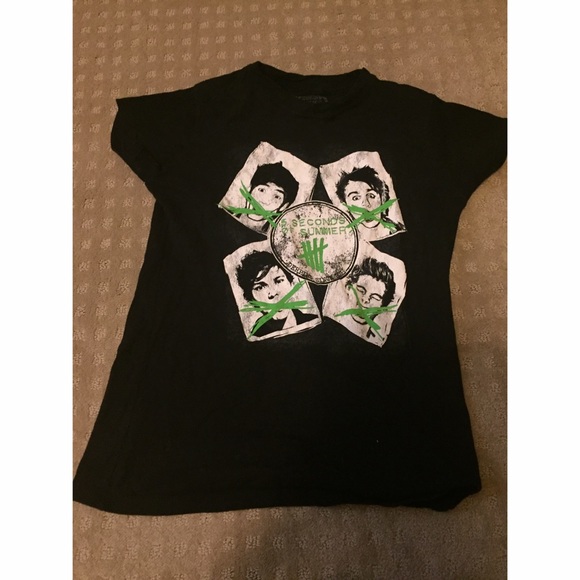 5 seconds of summer top