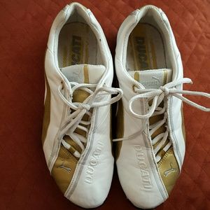 Women's athletic shoes