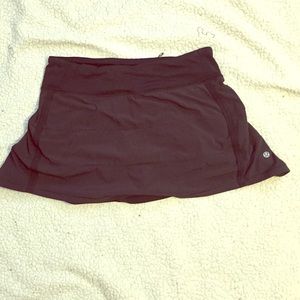 Black Lululemon running skirt
