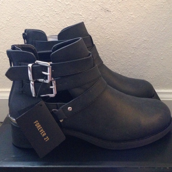 Forever21 buckled black booties