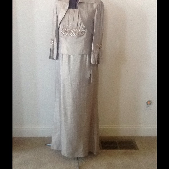 Evening gown KM Collection by Mila Bell size 10 - Picture 2 of 3