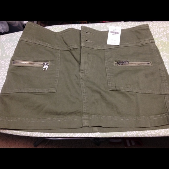 Abercrombie military green skirt. Size 0.