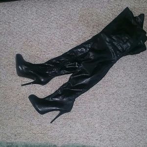 ????Over the knee boots!!!????