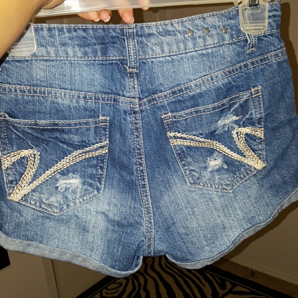 Shorts - Picture 2 of 3