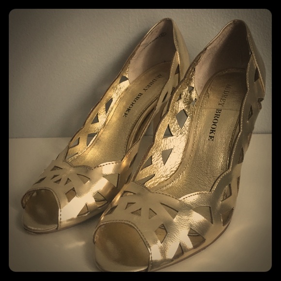 Audrey Brooke Heels 6 1/2M