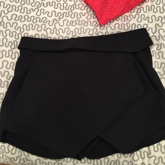 Zara skort super cute
