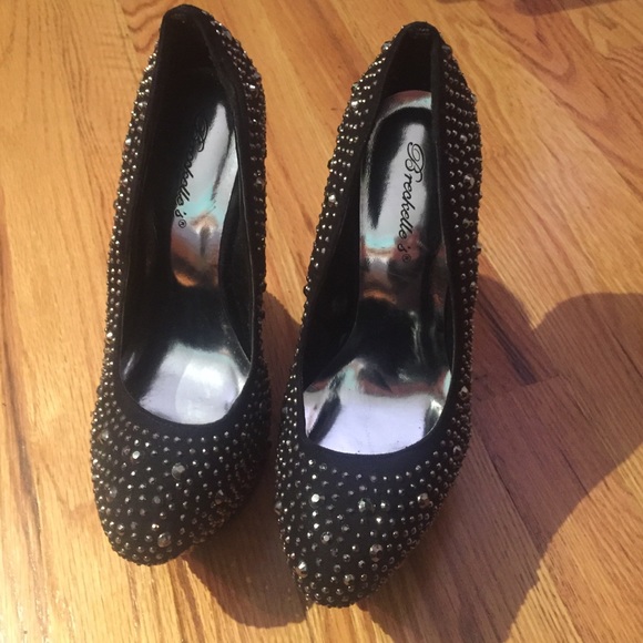 Studded wedges. - Picture 2 of 3