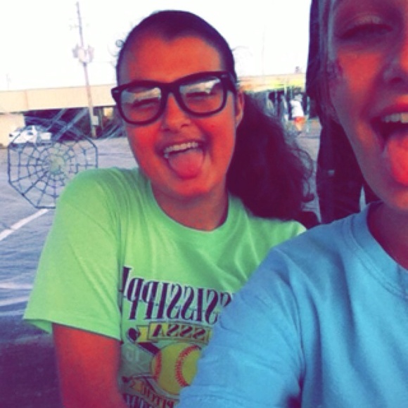 Meet your Posher, Sierra - Picture 1 of 1