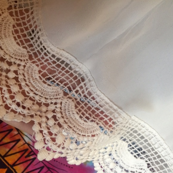 Worn once, for a special occasion. - Picture 3 of 3