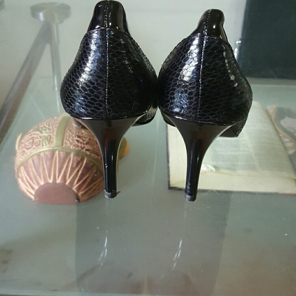 Black peep toe heel - Picture 2 of 4