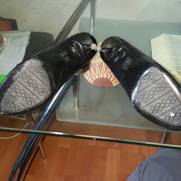 Black peep toe heel - Picture 3 of 4