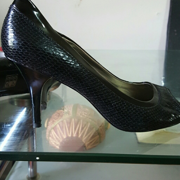 Black peep toe heel - Picture 4 of 4