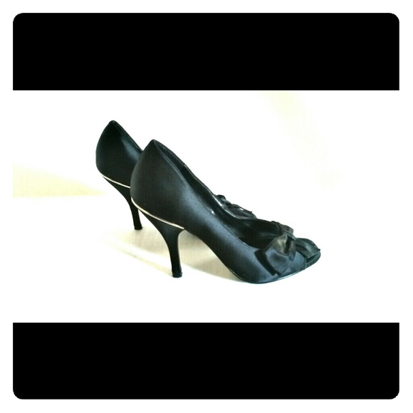 ***BFS**BCBG black peeptoe stilettos