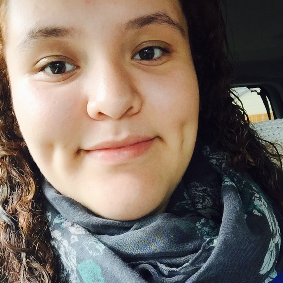 Meet your Posher, Andrea