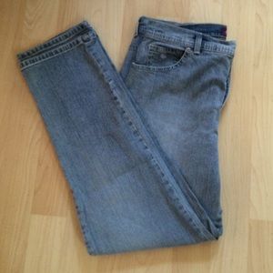 Gloria Vanderbilt jeans size 12 short