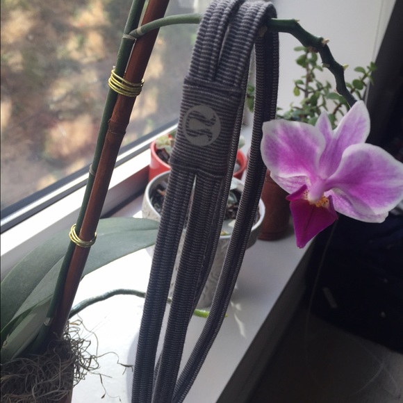 Lululemon running headband<3