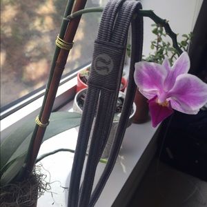 Lululemon running headband<3