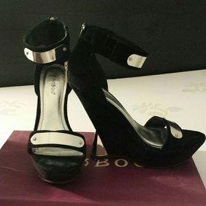 Bamboo Nicole wedges