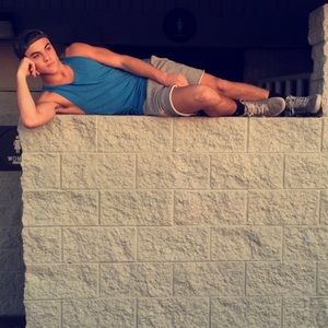 Meet your Posher, Olivia