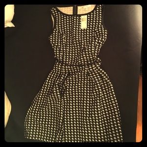 Black and white max studio dress