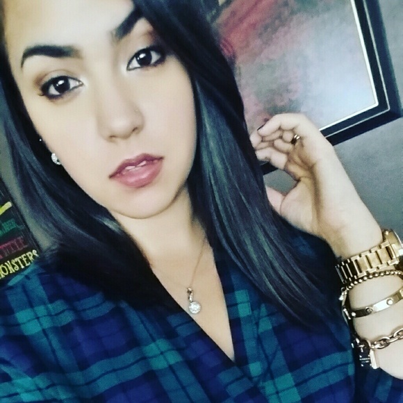 Meet your Posher, Nicole