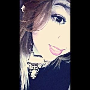 Meet your Posher, Kayla