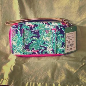 Lilly Pulitzer smart phone wristlet